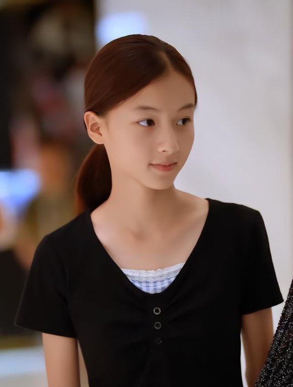 GGV纪源资本 河南17岁素人女孩走红，高颜值撞脸张柏芝，于正团队求联系方式
